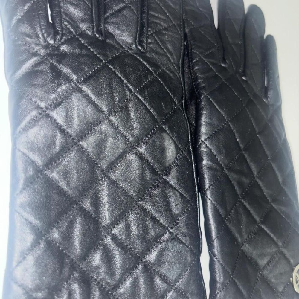 Michael-Kors Women's Black Quilted Leather Gloves - Picture 4 of 8